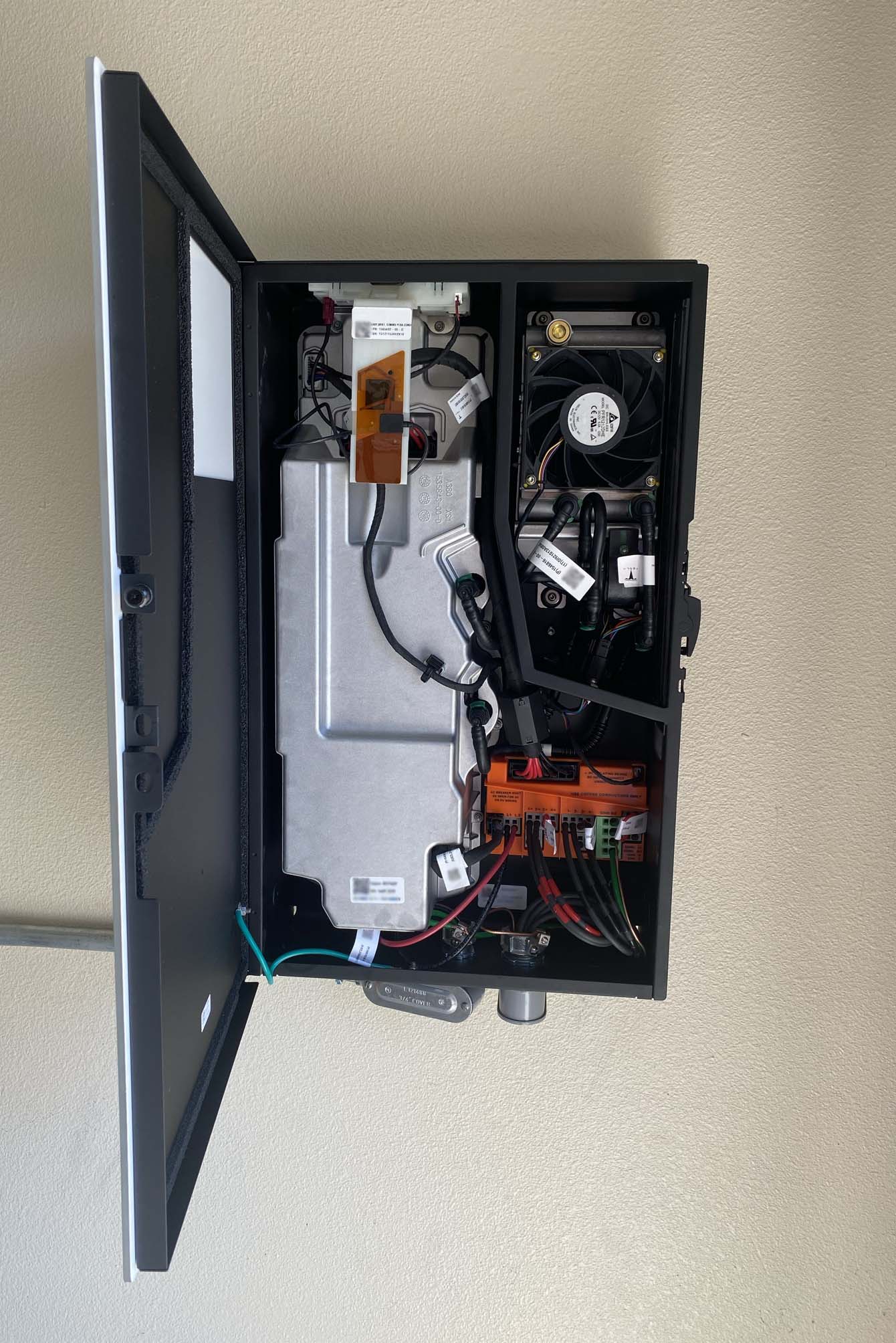 Interior electronic circuitry and power management busbars of a modern high efficiency solar inverter